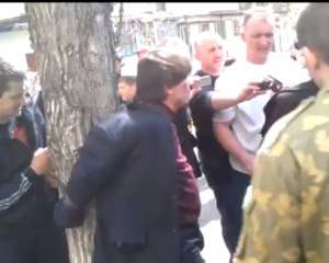 Сепаратисты привязали к дереву и жестоко избили бандуриста с Черкасщины