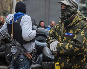 Здания на Донбассе блокирует тысяча сепаратистов