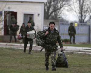 З Криму в Україну виїхали більше 4 тисяч військових з сім&#039;ями