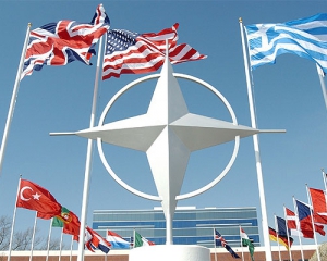НАТО не підтверджує відведення російських військ від України