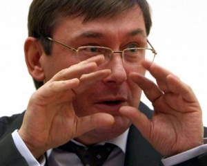 Луценко заявил, что на Донбассе количество сторонников России стремительно падает