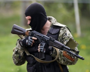 Терористи штурмують військову частину у Донецьку — вимагають здати зброю
