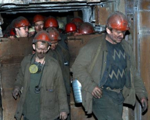 На Донбасі терористи пробують зупинити шахти: Підстрелили уже трьох гірників
