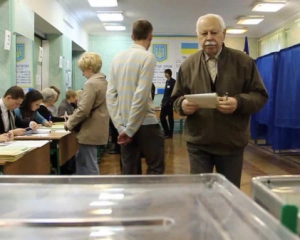 В день выборов президента Украины на избирательных участках ожидаются большие очереди