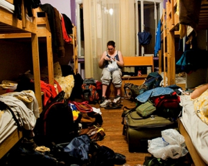 Столичні хостели перетворюються на гуртожитки для студентів та будівельників