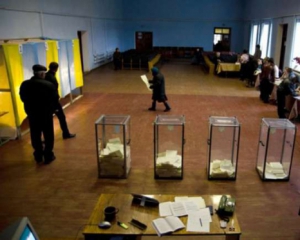 На Донетчине участки открываются с опозданием, в Мариуполе явка - 10%