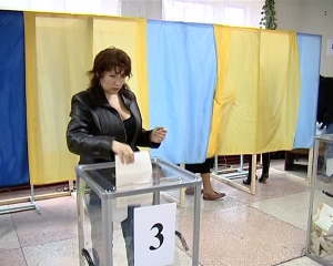 ЦИК обработала более половины бюллетеней: у Порошенко 53,86% голосов