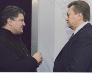 Янукович должен быть на скамье подсудимых - Порошенко