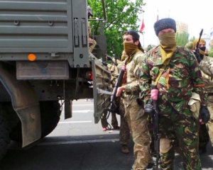 У Донецьку терористи з &quot;КамАЗу&quot; розстріляли &quot;швидку&quot; і розбилися на слизькій дорозі - свідок