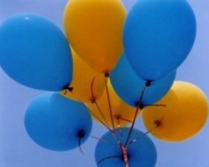 Дніпропетровські школярі вальсували під &quot;Воины света&quot;