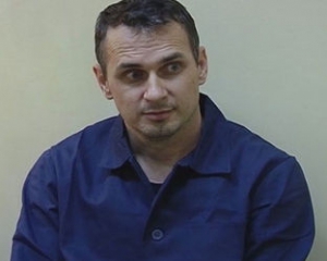 Олега Сенцова три часа истязали