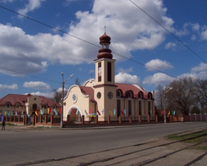 На Дніпропетровщині чоловік зарізав себе в церкві