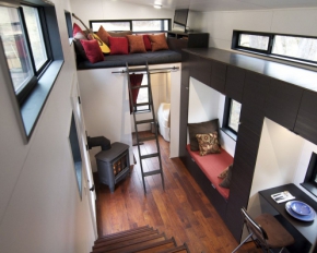 Продуманная планировка и уютный интерьер - крошечный домик на 20 кв. м в Техасе