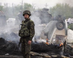 Террористы взяли в осаду украинских силовиков