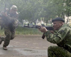 Аеропорт &quot;Луганськ&quot; обстріляли терористи. До міста увійшла колона бронетехніки бойовиків - Тимчук