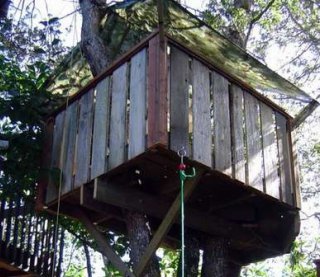 Детская мечта: Как построить маленький домик на дереве
