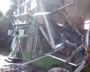Снаряды из танка разгромили магазин и автостанцию с террористами