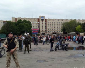 Аваков обіцяє, що в Слов&#039;янську буде світло, вода і запрацює залізниця