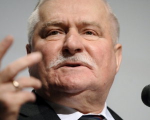 Путин "не имеет никакого шанса удержать Крым" - Валенса