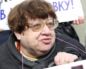 "Нацгвардейцы умирают, чтобы Украина оторвалась от проклятой, рабской России" - обращение Новодворской к террористам