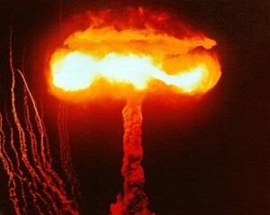 Спалах першого в історії ядерного вибуху бачили за 300 км