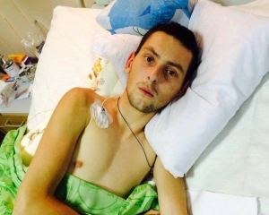Раненому десантнику Максиму Ящуку даже перевязки делают под наркозом