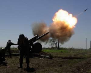 Бойовики та сили АТО запекло воюють біля Амвросіївки, Маринівки та Ізвариного