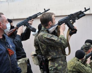 В Донецке всю ночь вздрагивали от взрывов и стрельбы