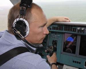 Путіна з літаком підставили військові - експерт