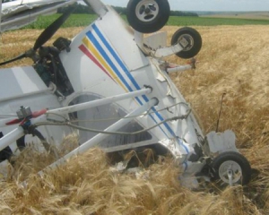 Вблизи Львова упал двухместный самолет, пилот погиб