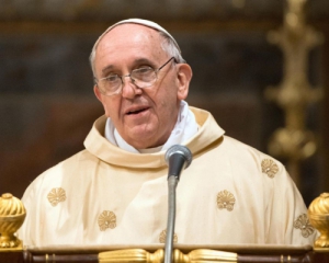 Папа Римский призвал остановить насилие в Украине