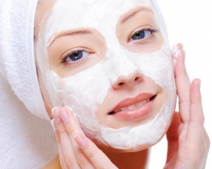 Для комбинированной  кожи рекомендуют делать йогуртово-мятную маску