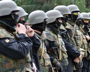 31 сім'я загиблих бійців батальйону "Айдар" отримає по 1 млн грн від Коломойського