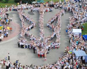 Майже 90% громадян вважають себе патріотами України - опитування