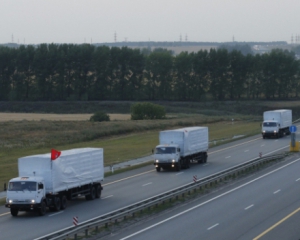 &quot;Гуманитарные&quot; грузовики из России перекрашены, полупустые и управляемые переодетыми военными — СБУ