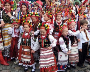 На День Незалежності зберуться близнюки у вишиванках