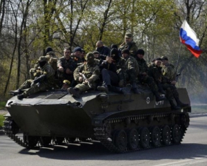 В Луганск готовится вторжение двух колонн российской бронетехники — активист