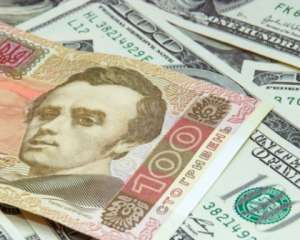 Долар на міжбанку підскочив до 13,80 гривень