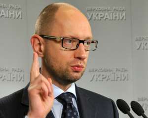 Яценюк пропонує політикам створити нову коаліцію до парламентських виборів