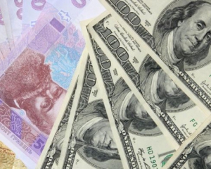 Яценюк сказал, сколько сейчас должен стоить доллар