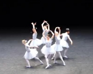 Самый смешной балет: балерины путали па и отставали