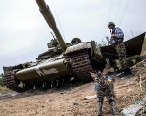 Украине надо сосредоточиться на обороне - политолог