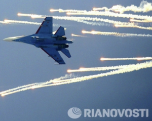 Россия поднимает в небо военную авиацию на границе с Украиной