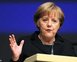 Меркель категорично проти постачання зброї в Україну