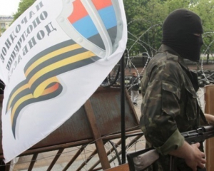 Порошенко будет просить США признать ДНР и ЛНР террористическими группировками