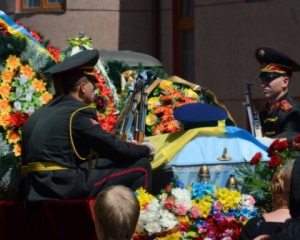 Число загиблих українських військових на Донбасі зумисно применшують — офіцер ЗСУ
