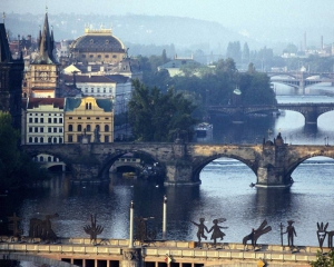 Прага останавливает сотрудничество с Москвой и Петербургом через военную агрессию Кремля
