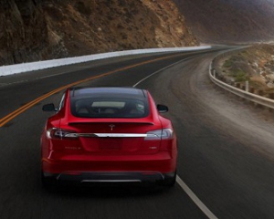 Tesla выпустит самый дешевый автомобиль на автопилоте