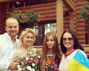 В России отменяют концерты Софии Ротару из-за фото с украинским флагом