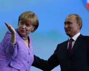 Меркель запропонувала Путіну повністю вивести війська РФ з Донбасу